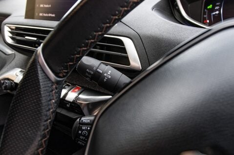 Peugeot 3008 BLUEHDI S/S GT LINE PREMIUM 17