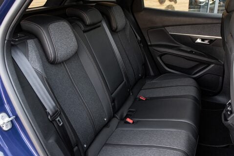 Peugeot 3008 BLUEHDI S/S GT LINE PREMIUM 34