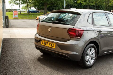 Volkswagen Polo SE TSI 8