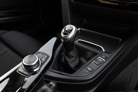 BMW 3 Series 318D SPORT 30