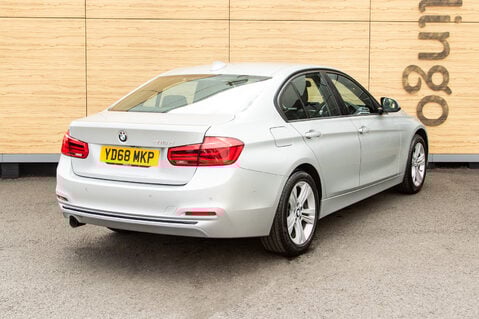 BMW 3 Series 318D SPORT 2