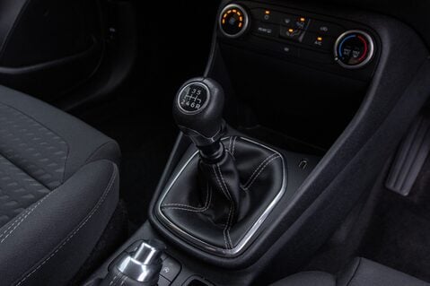 Ford Fiesta TITANIUM MHEV 32