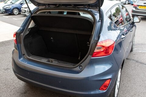 Ford Fiesta TITANIUM MHEV 36