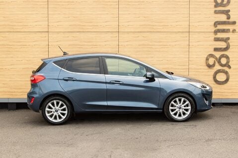 Ford Fiesta TITANIUM MHEV 12