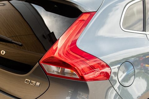 Volvo V40 D3 INSCRIPTION 9
