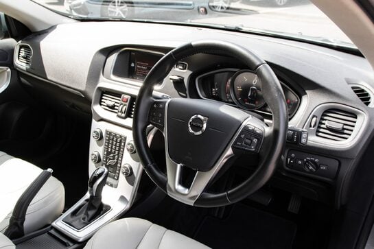 Volvo V40 D3 INSCRIPTION