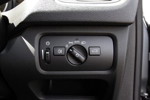 Volvo V40 D3 INSCRIPTION 16