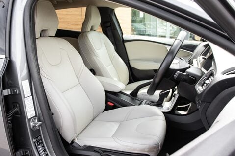 Volvo V40 D3 INSCRIPTION 27