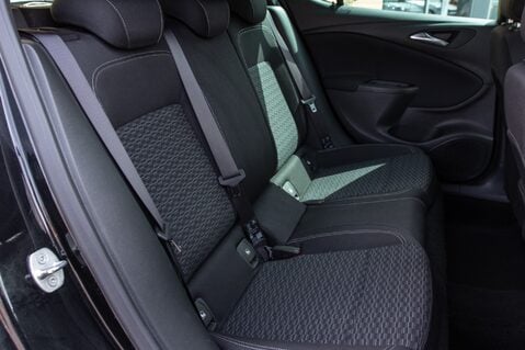 Vauxhall Astra SRI VX-LINE NAV 37