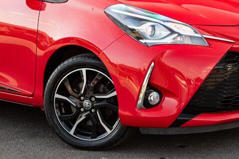 Toyota Yaris VVT-I DESIGN 11
