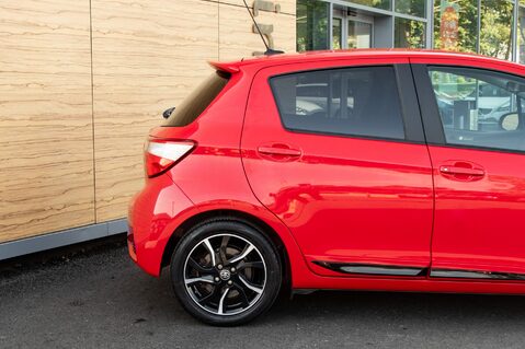 Toyota Yaris VVT-I DESIGN 7