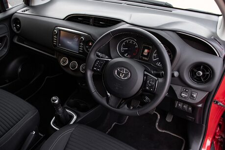 Toyota Yaris VVT-I DESIGN