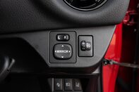Toyota Yaris VVT-I DESIGN 16