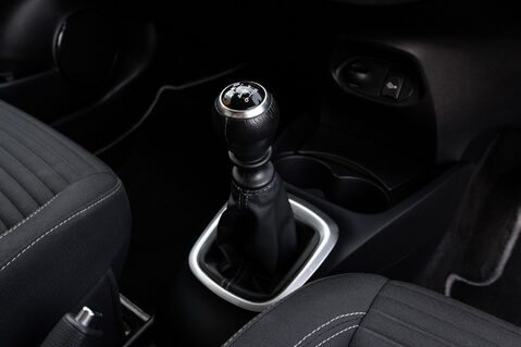 Toyota Yaris VVT-I DESIGN 30