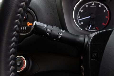 Toyota Yaris VVT-I DESIGN 18