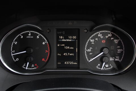 Toyota Yaris VVT-I DESIGN 15