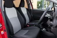 Toyota Yaris VVT-I DESIGN 29