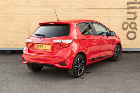 Toyota Yaris VVT-I DESIGN 2