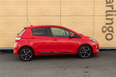Toyota Yaris VVT-I DESIGN 12