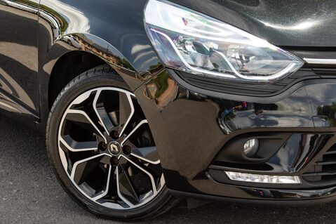 Renault Clio ICONIC TCE 11