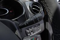 Renault Clio ICONIC TCE 17