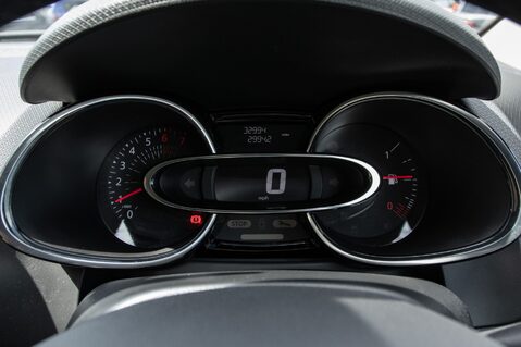 Renault Clio ICONIC TCE 15