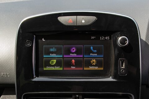 Renault Clio ICONIC TCE 21