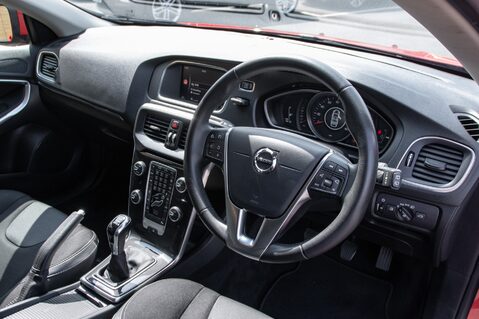 Volvo V40 T2 MOMENTUM EDITION 4