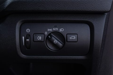 Volvo V40 T2 MOMENTUM EDITION 16