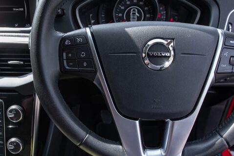 Volvo V40 T2 MOMENTUM EDITION 19