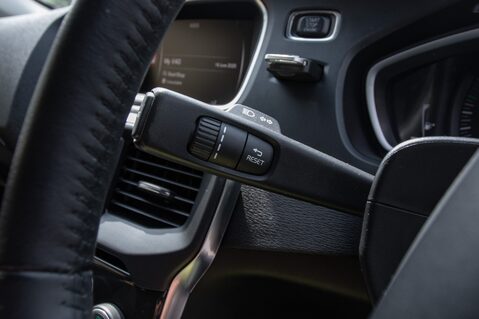 Volvo V40 T2 MOMENTUM EDITION 17