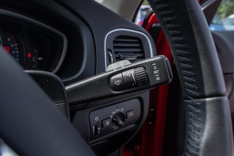 Volvo V40 T2 MOMENTUM EDITION 18
