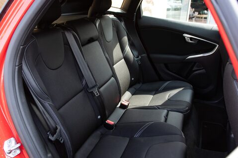 Volvo V40 T2 MOMENTUM EDITION 31