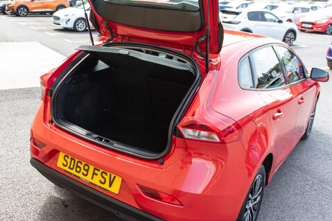 Volvo V40 T2 MOMENTUM EDITION 32