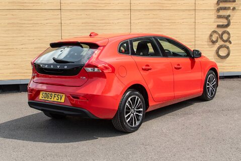 Volvo V40 T2 MOMENTUM EDITION 2