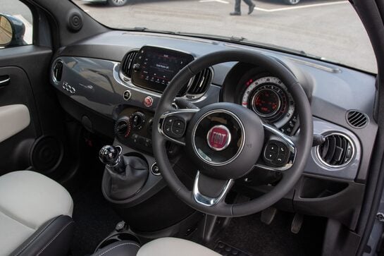 Fiat 500 DOLCEVITA MHEV