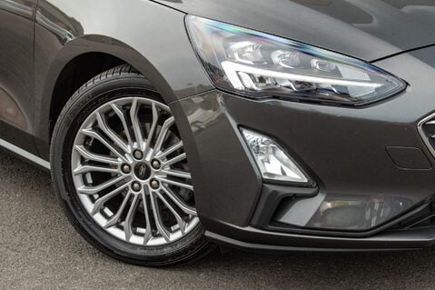 Ford Focus TITANIUM X EDITION MHEV 11