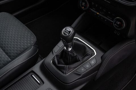 Ford Focus TITANIUM X EDITION MHEV 30