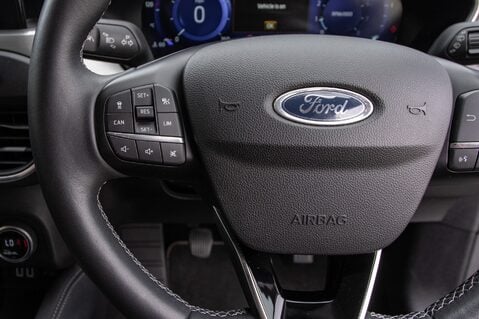 Ford Focus TITANIUM X EDITION MHEV 19