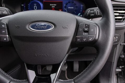 Ford Focus TITANIUM X EDITION MHEV 20