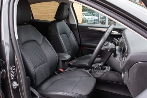 Ford Focus TITANIUM X EDITION MHEV 29