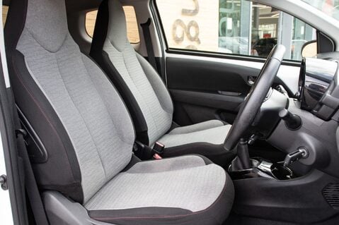 Citroen C1 PURETECH FLAIR 29