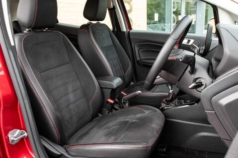 Ford Ecosport ST-LINE 32