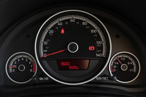 Volkswagen Up UP BY BEATS 15