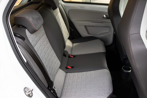 Volkswagen Up UP BY BEATS 30
