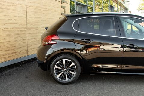Peugeot 208 S/S TECH EDITION 7