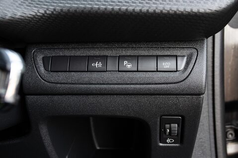Peugeot 208 S/S TECH EDITION 16