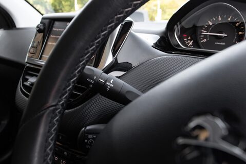 Peugeot 208 S/S TECH EDITION 17