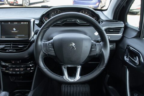 Peugeot 208 S/S TECH EDITION 21