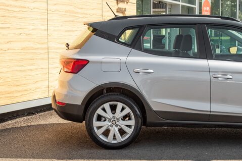 SEAT Arona TSI SE TECHNOLOGY 7
